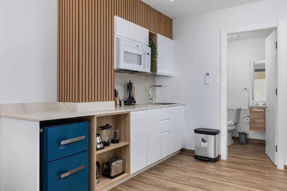 BRAND NEW Studio w/Pool, GYM, Rooftop @ Palm Beach Apartment in Noord