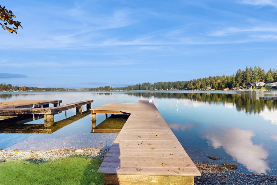 Lake Goodwin Retreat House in Lake Goodwin