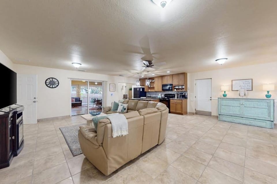 Salty Daze - The Retreat House in Manasota Key