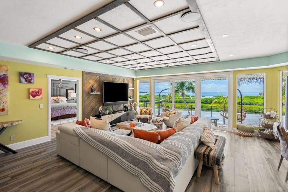 The Coastal Canvas House in Estero Island