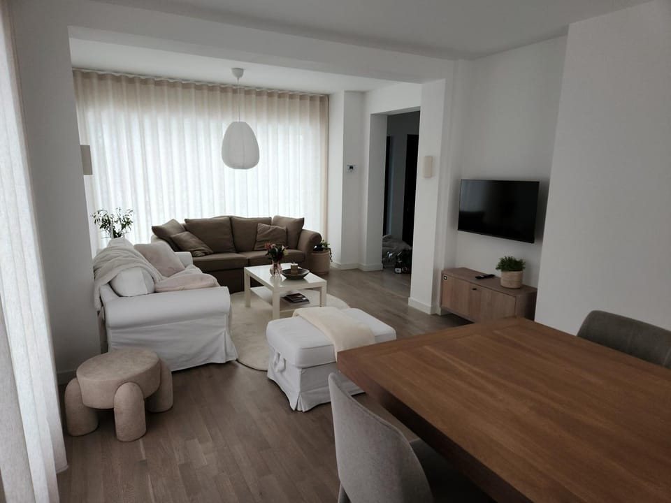 TV and multimedia, Seating area