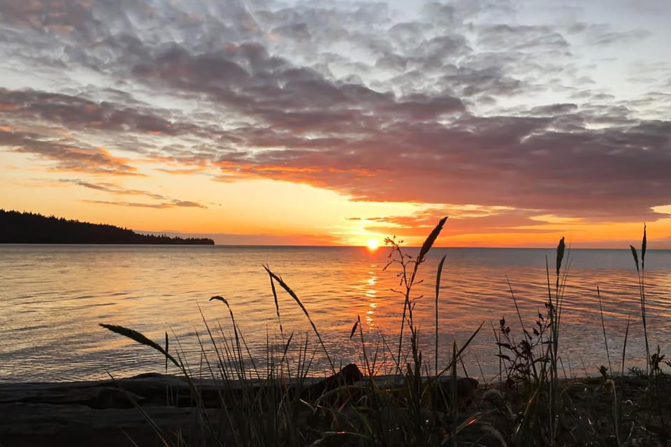 The Sunset Beach House House in Lummi Island