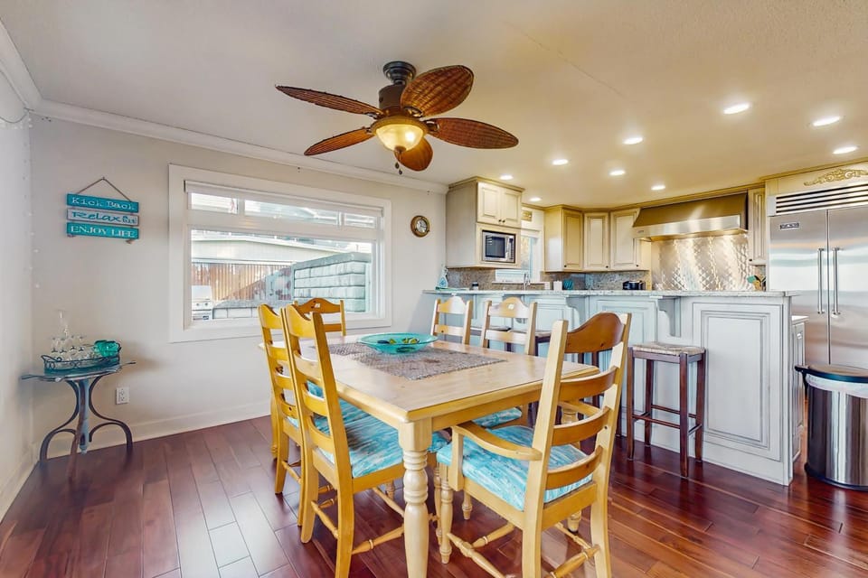 The Sunset Beach House House in Lummi Island