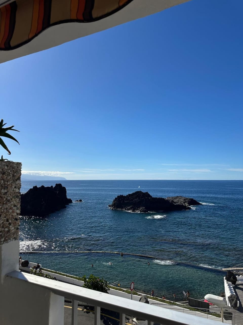 Nearby landmark, Day, Natural landscape, View (from property/room), Balcony/Terrace, Beach, Sea view