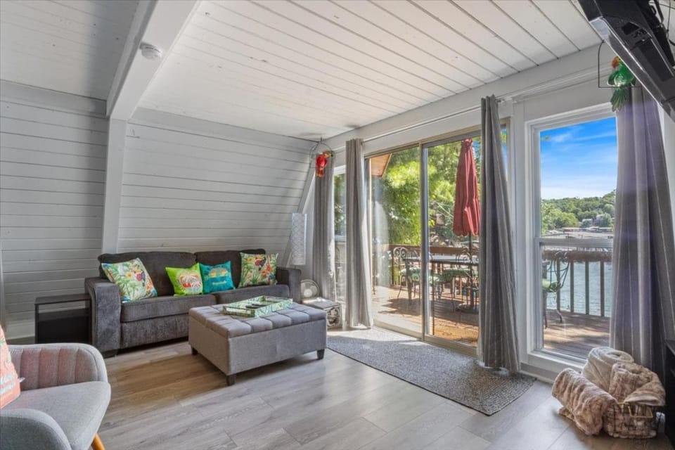 View (from property/room), Living room, Seating area
