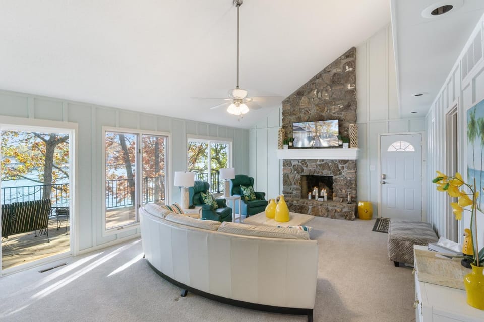 TV and multimedia, Living room, Seating area