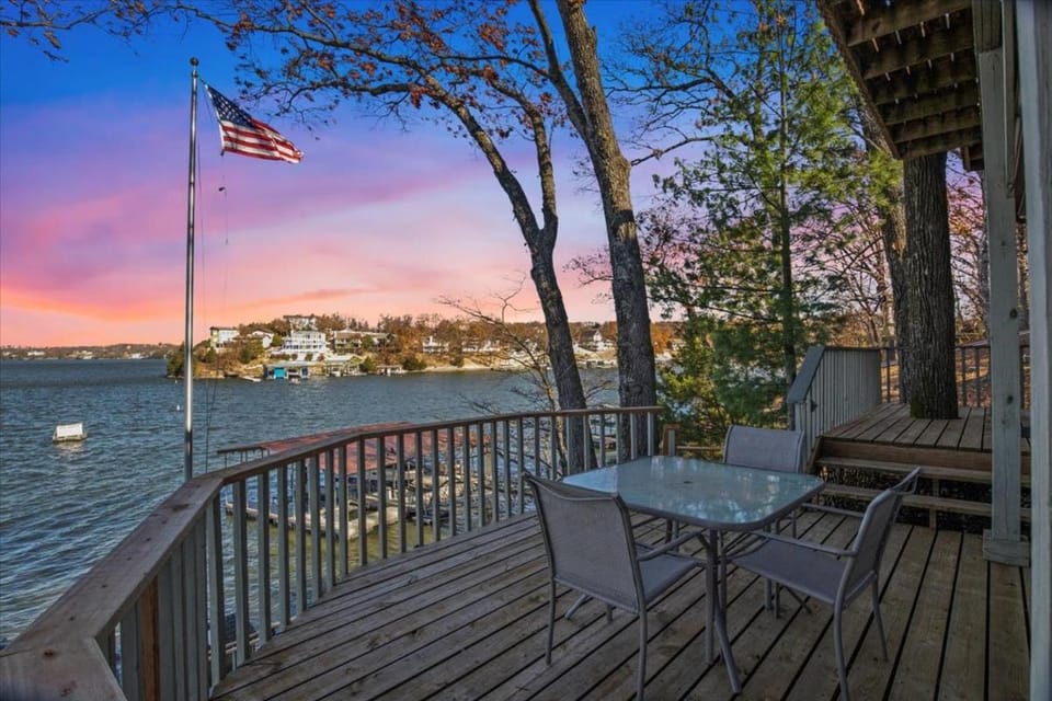 Day, Balcony/Terrace, Dining area, Lake view