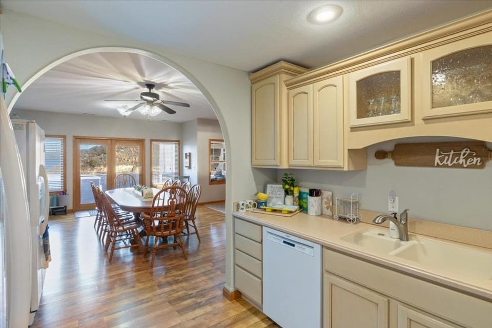 Kitchen or kitchenette, kitchen