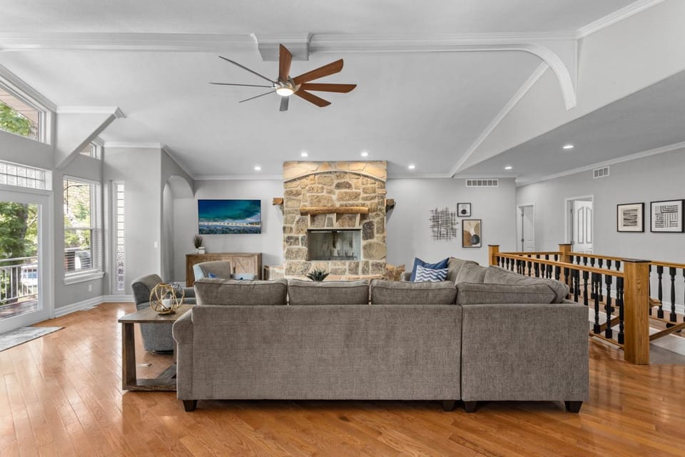 Living room, Seating area, fireplace