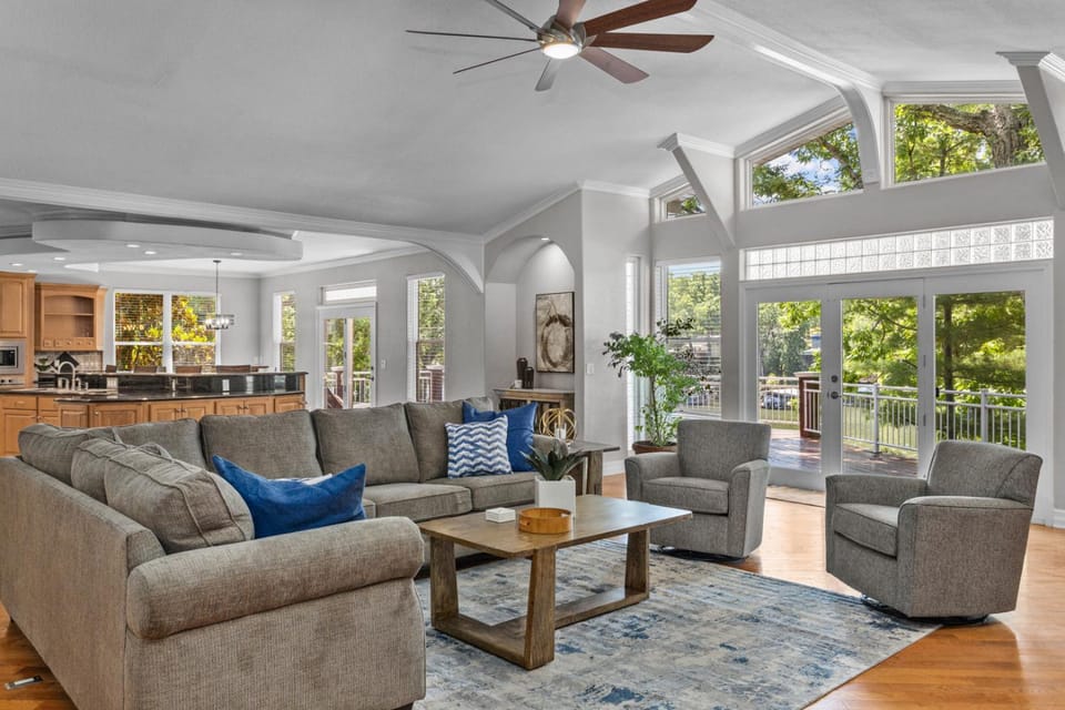 Living room, Seating area