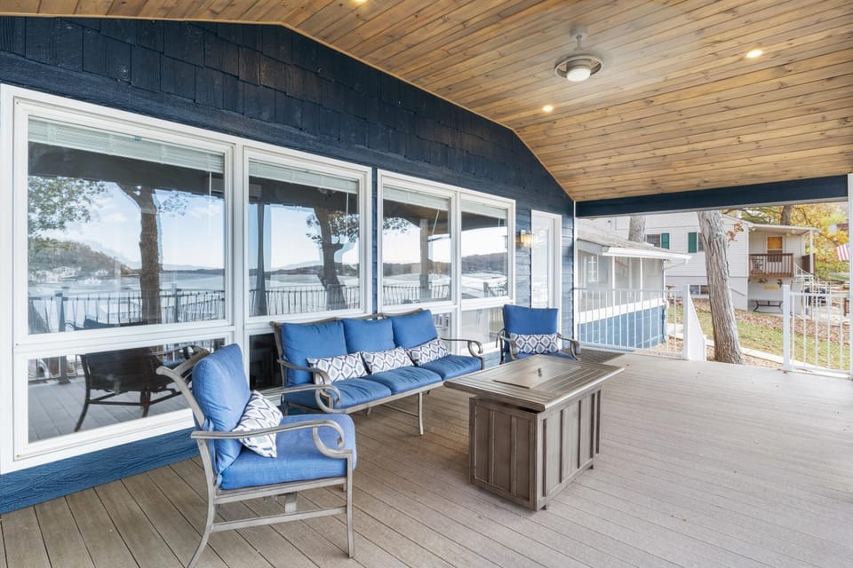 Facade/entrance, Living room, Seating area