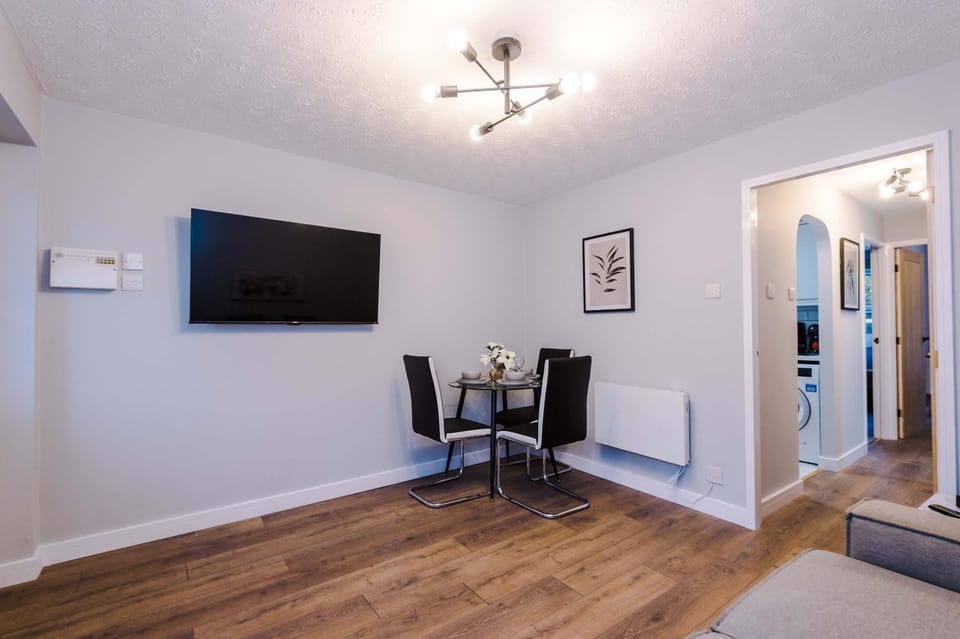 Long Stays Offers , New 2 Bed APT , Sleeps 3 , Wigan , Perfect for Relocations , Contractors , Families Apartment in Wigan