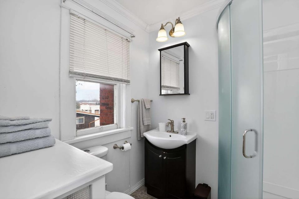 The Lamp Post Manor 5BR Historic Gem in Danville House in Danville