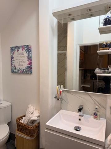 Luxury Four poster bed studio apartment Apartment in Maidstone