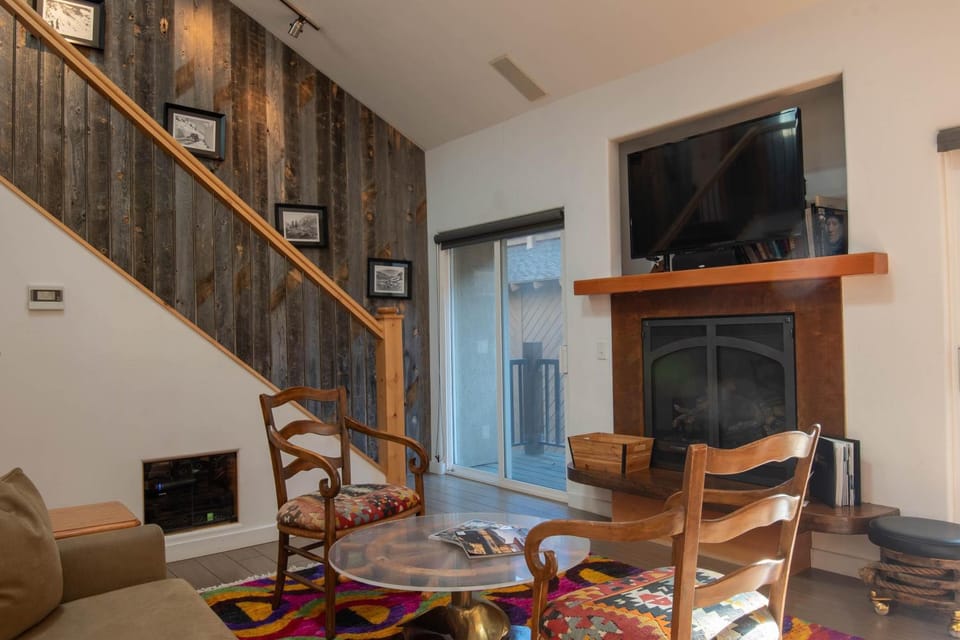 Crestview Condo 18 House in Ketchum