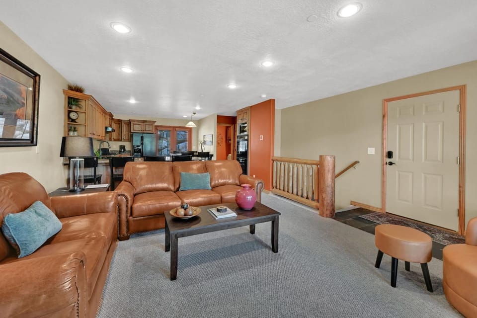 Eden Mountain Condo with Views Pool & Hot Tub Access House in Utah