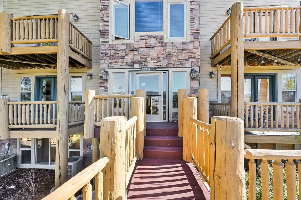 Eden Mountain Condo with Views Pool & Hot Tub Access House in Utah