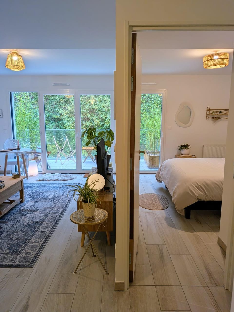 Bed, Living room, Bedroom, Garden view