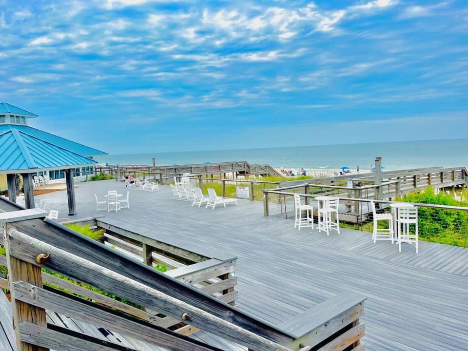 BEACH BLISS in Litchfield Resort Apartment in South Carolina