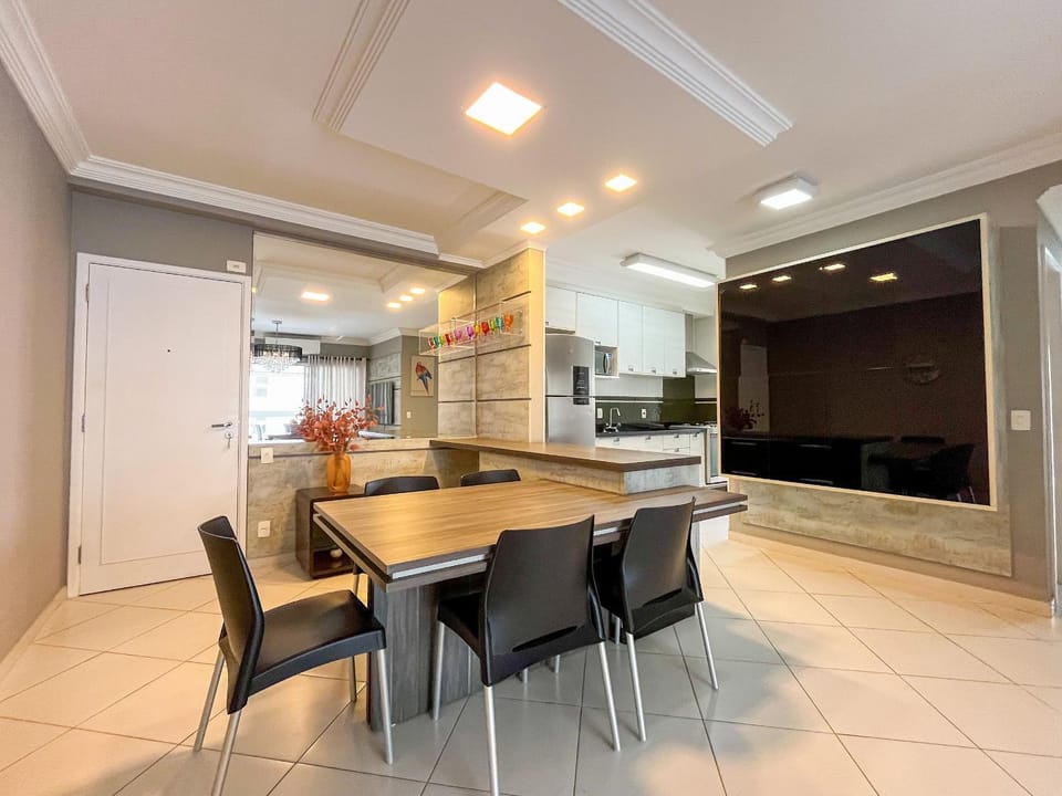 Dining area, Dinner