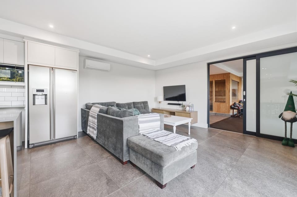Living room, air conditioner