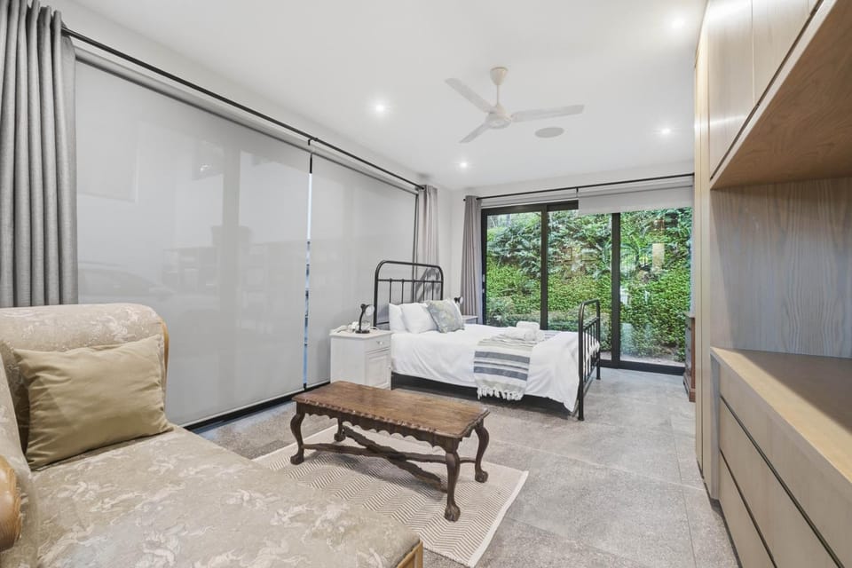 Bed, Seating area, Bedroom
