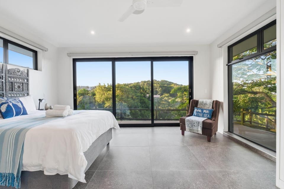 Bed, View (from property/room), Balcony/Terrace, Bedroom, towels