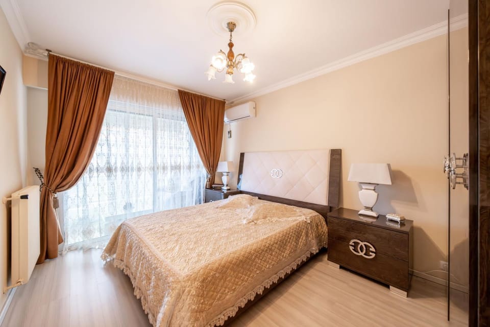 Bed, Bedroom, air conditioner