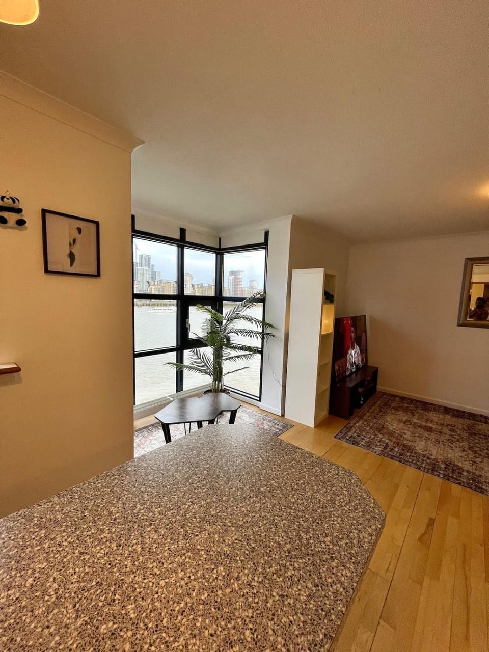 TV and multimedia, Dining area