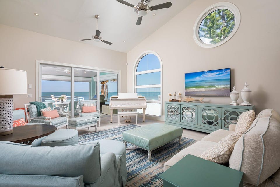 Star of the Sea, Gulf-Front Luxury w Pool, Spa House in Bonita Springs