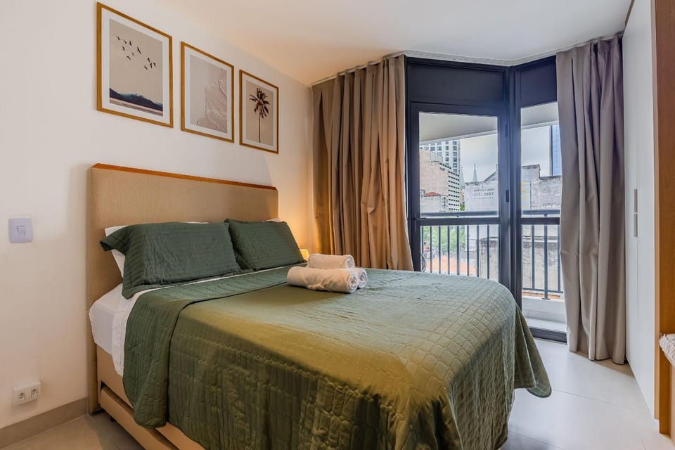 Belo Studio na Liberdade | Piscina, Varanda, Wi-Fi Apartment in Sao Paulo City