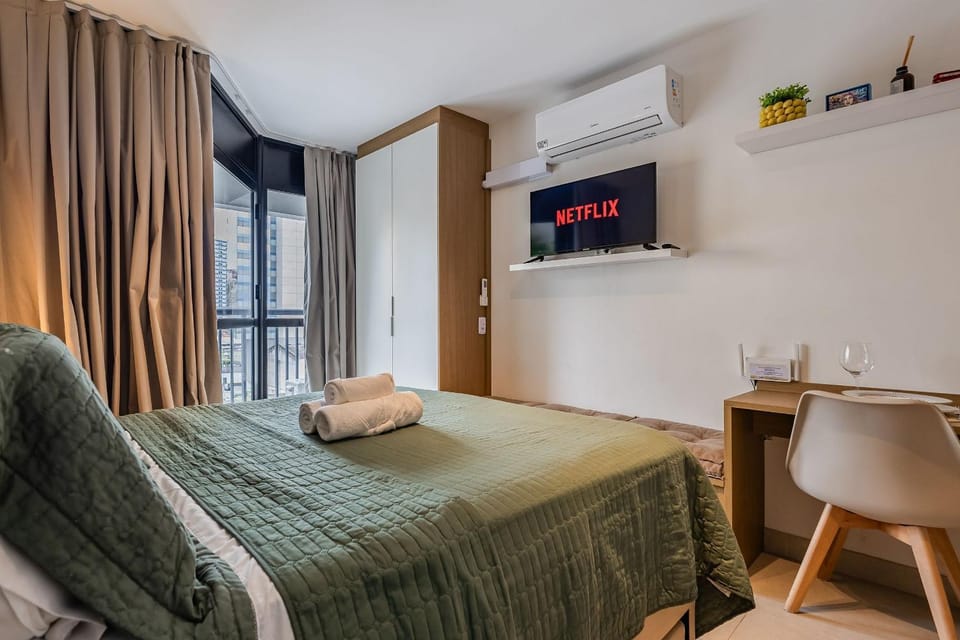 Belo Studio na Liberdade | Piscina, Varanda, Wi-Fi Apartment in Sao Paulo City