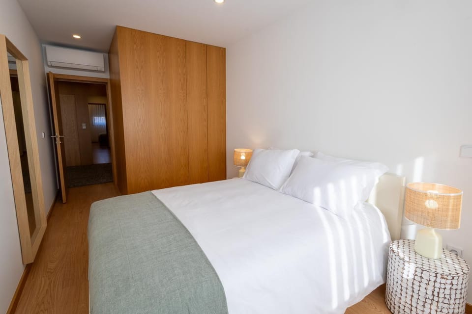 Bed, Photo of the whole room, Bedroom, wardrobe, air conditioner