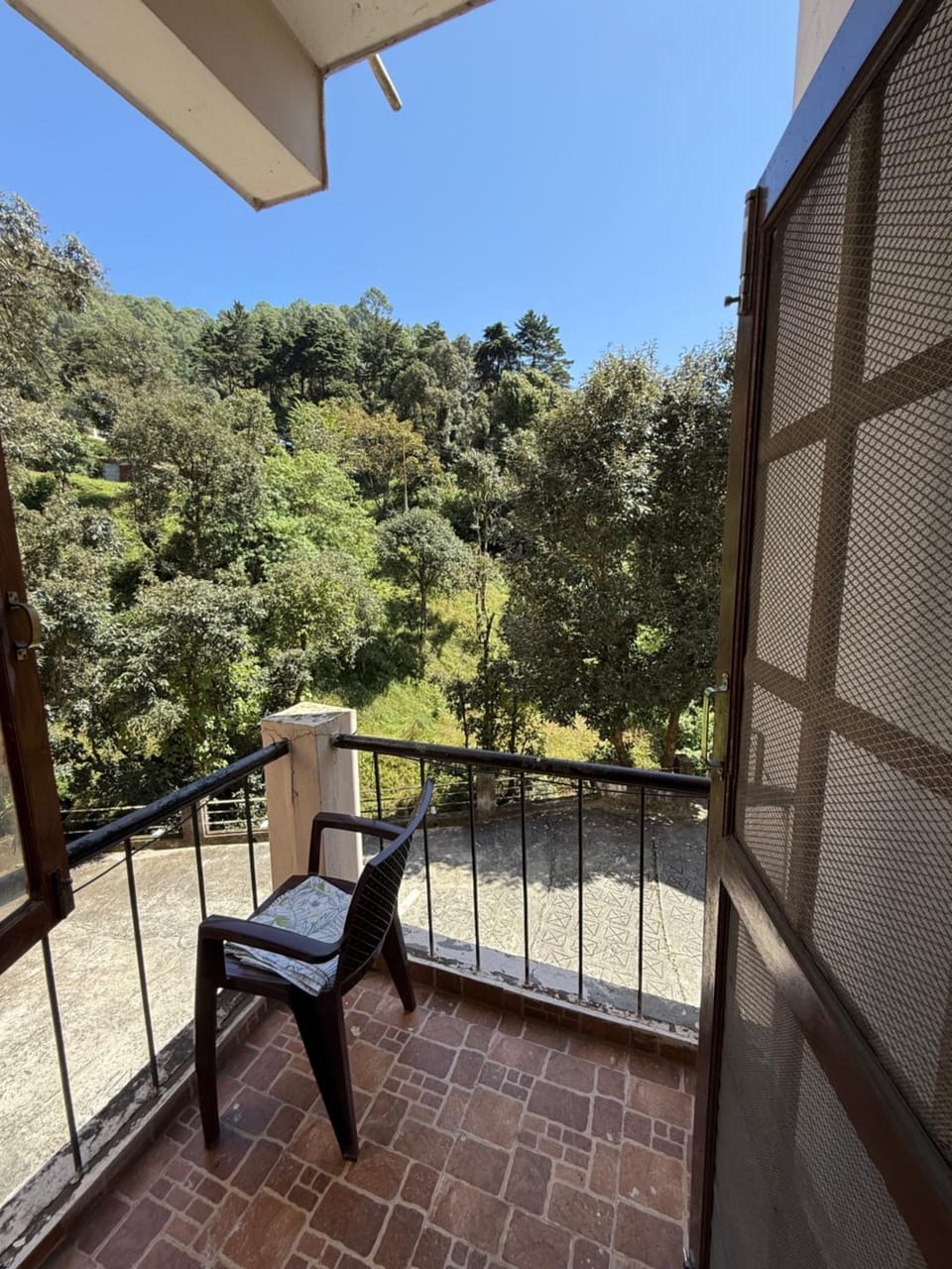 Bhowali scenic retreat near kanchi dham Apartment in Uttarakhand