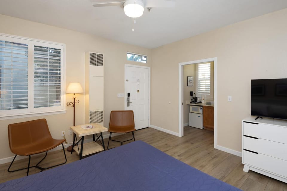 Coastal Glow House in Oceano