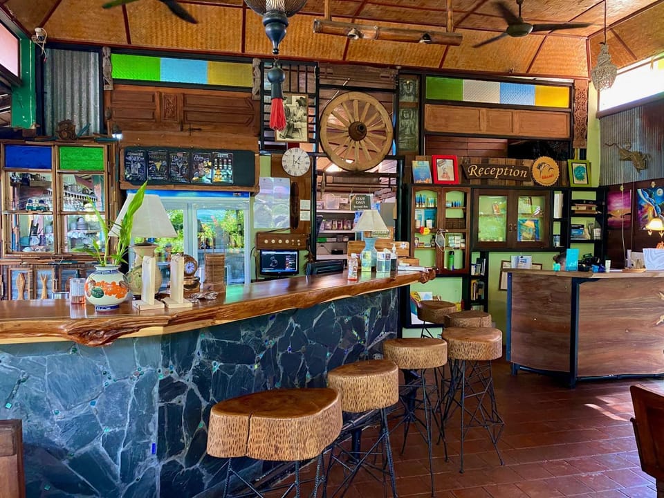 Restaurant/places to eat, Lounge or bar, Drinks
