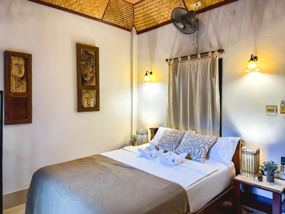 OASIS by Four Twenty Bed and Breakfast in Chalong