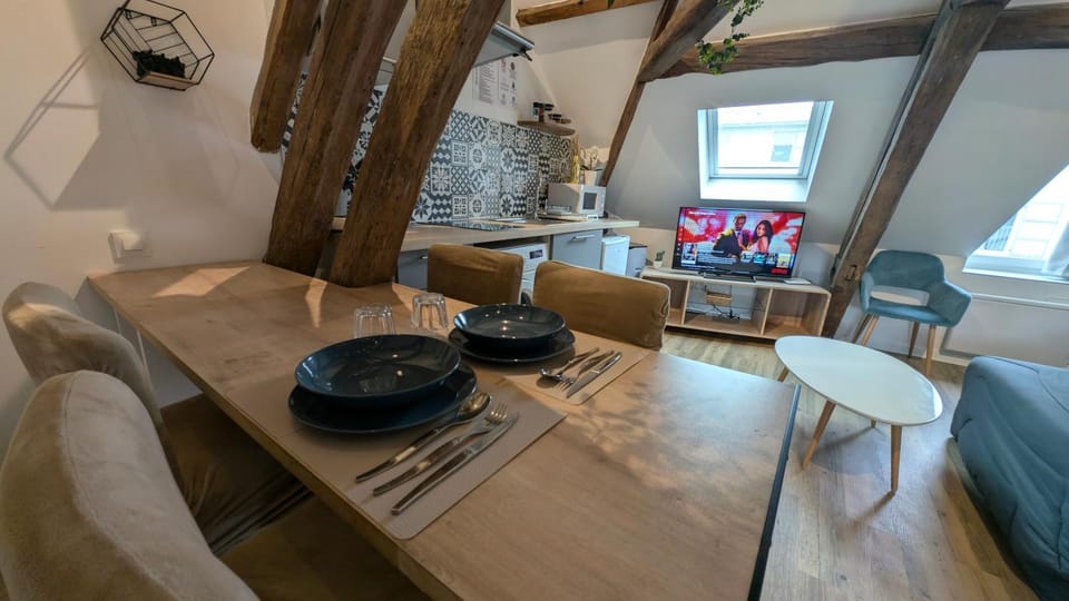 Living room, Dining area