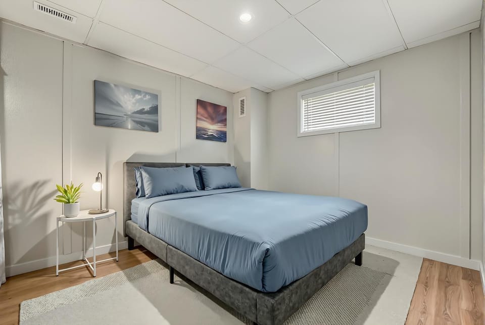 Family Friendly Welcoming Basement Suite Apartment in Calgary