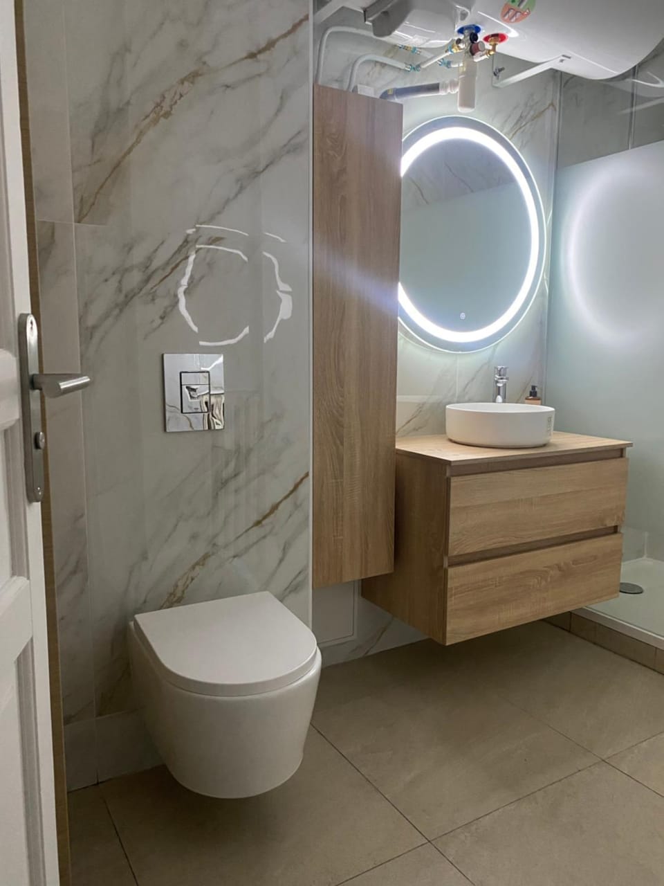 Chambre privée design, 8 min du Parc des Prince et de Roland Garros et à 4 min du métro 9 Vacation rental in Paris