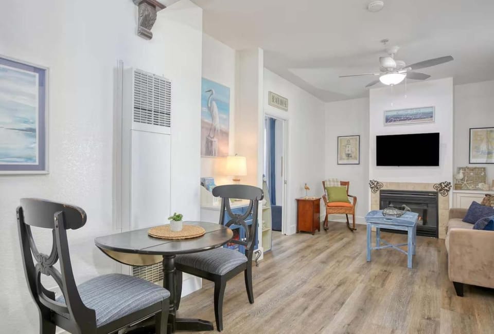 Harborlight Manor House in Oceano