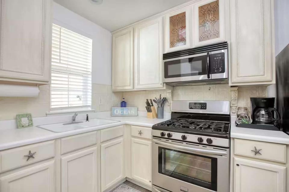 Harborlight Manor House in Oceano