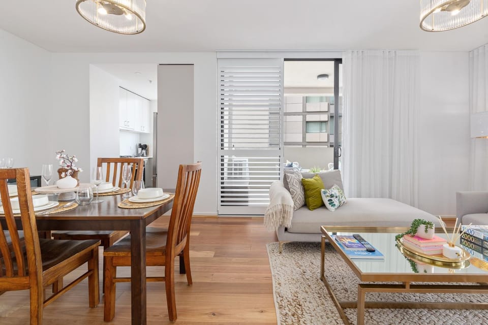 Chic 2BR Inner-City Stay with Balcony House in Sydney