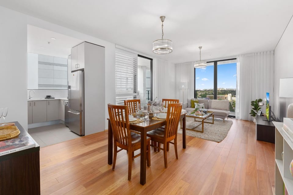 Chic 2BR Inner-City Stay with Balcony House in Sydney