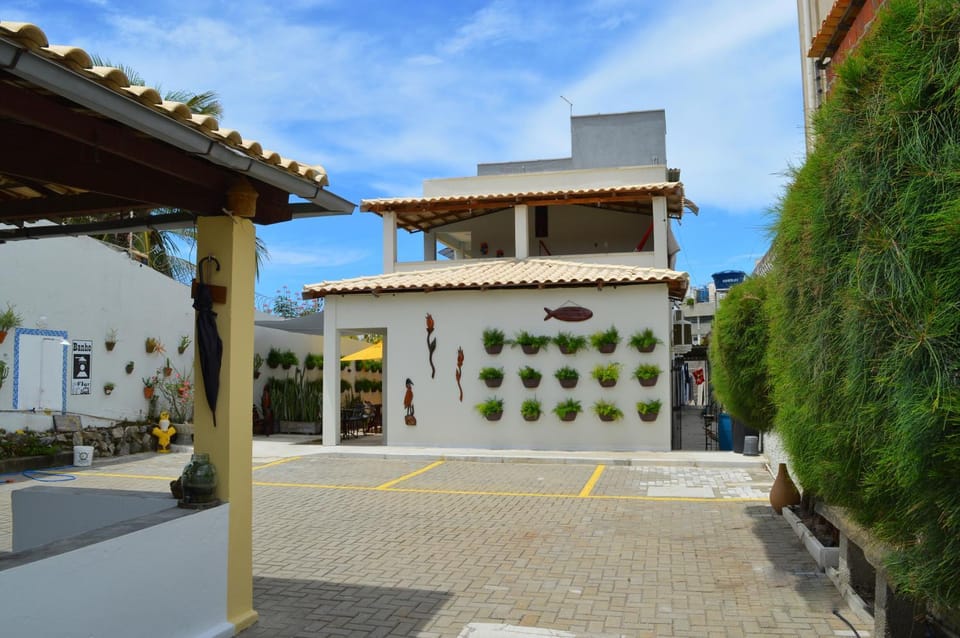 Property building, Day, Garden, Parking