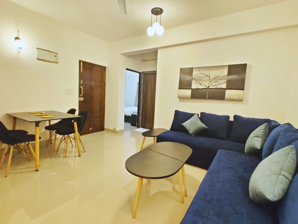 Living room, Seating area, Dining area, air conditioner