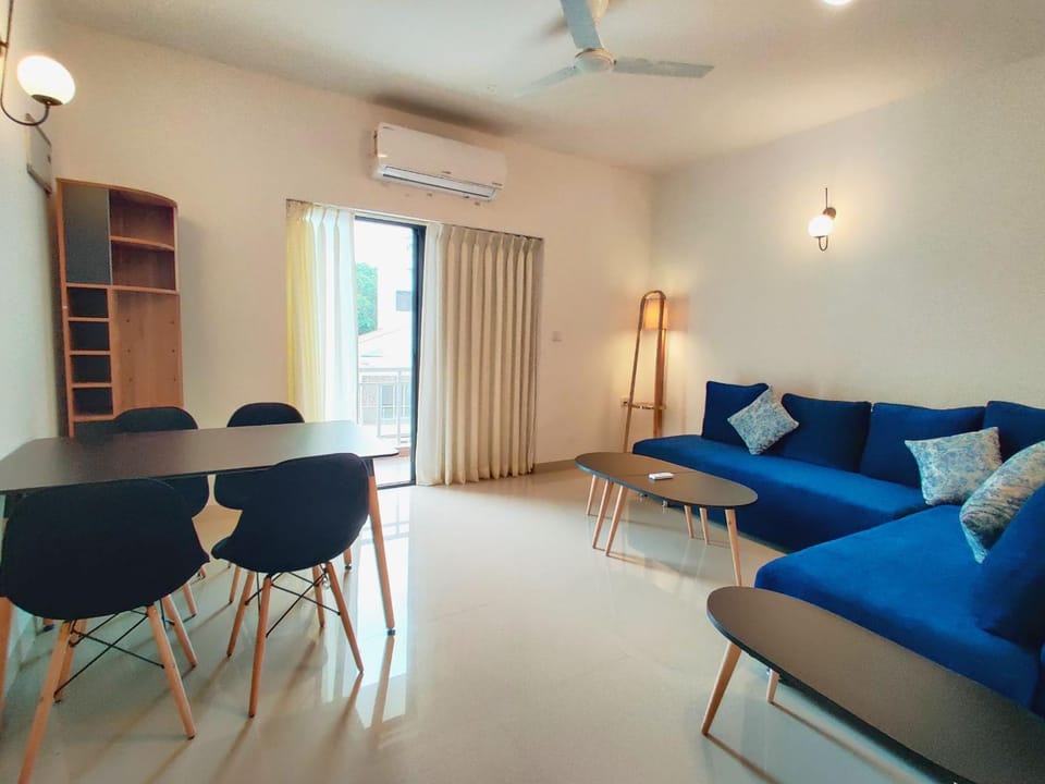 Living room, Seating area, Dining area, air conditioner