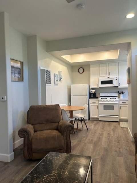 Tranquil Terrace House in Oceano