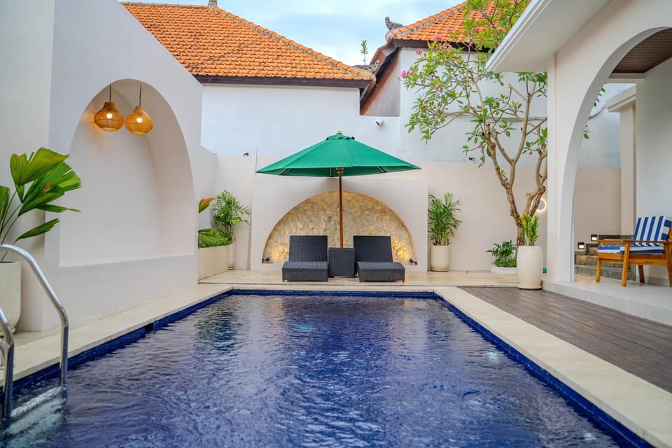 Pool view, Swimming pool, Swimming pool, sunbed