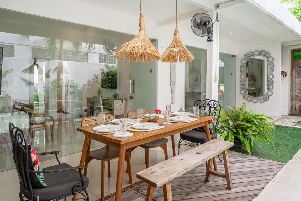 Villa GR888 - Central Seminyak 3BR Pool Villa - Walk to Beach and Eat Street Villa in Kuta